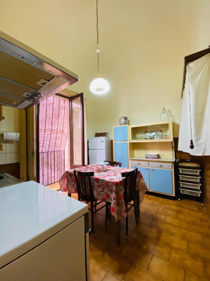 Zu Pippo'S House Apartment Catania Bagian luar foto