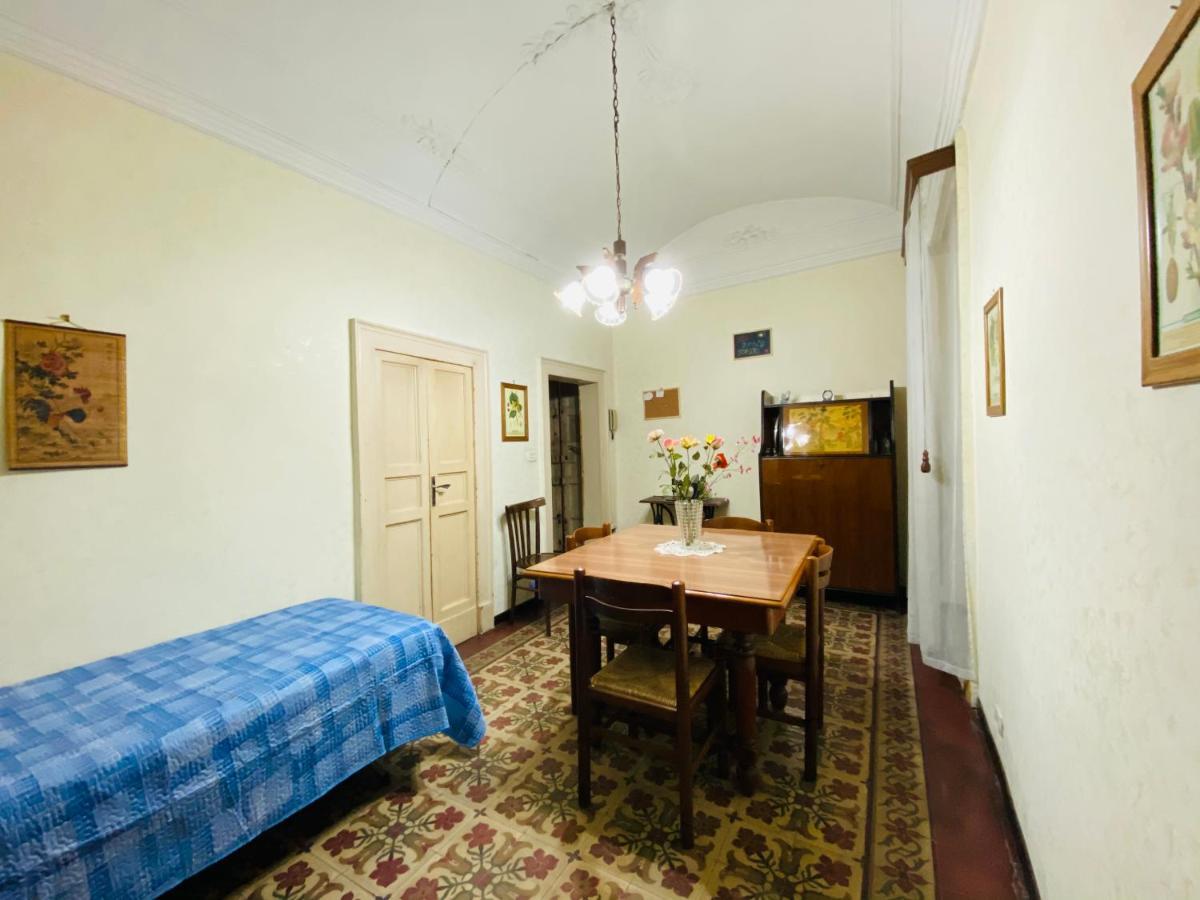 Zu Pippo'S House Apartment Catania Bagian luar foto