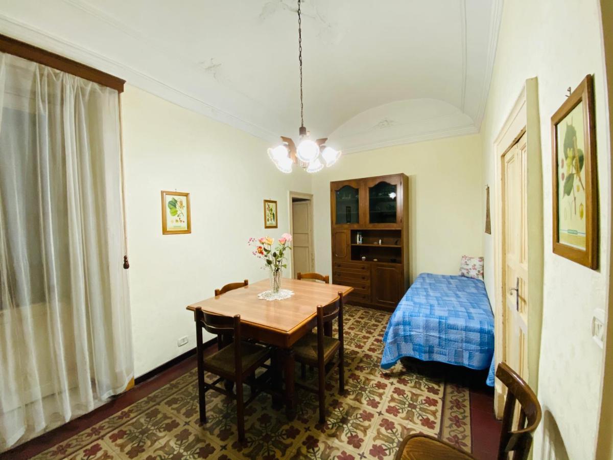 Zu Pippo'S House Apartment Catania Bagian luar foto