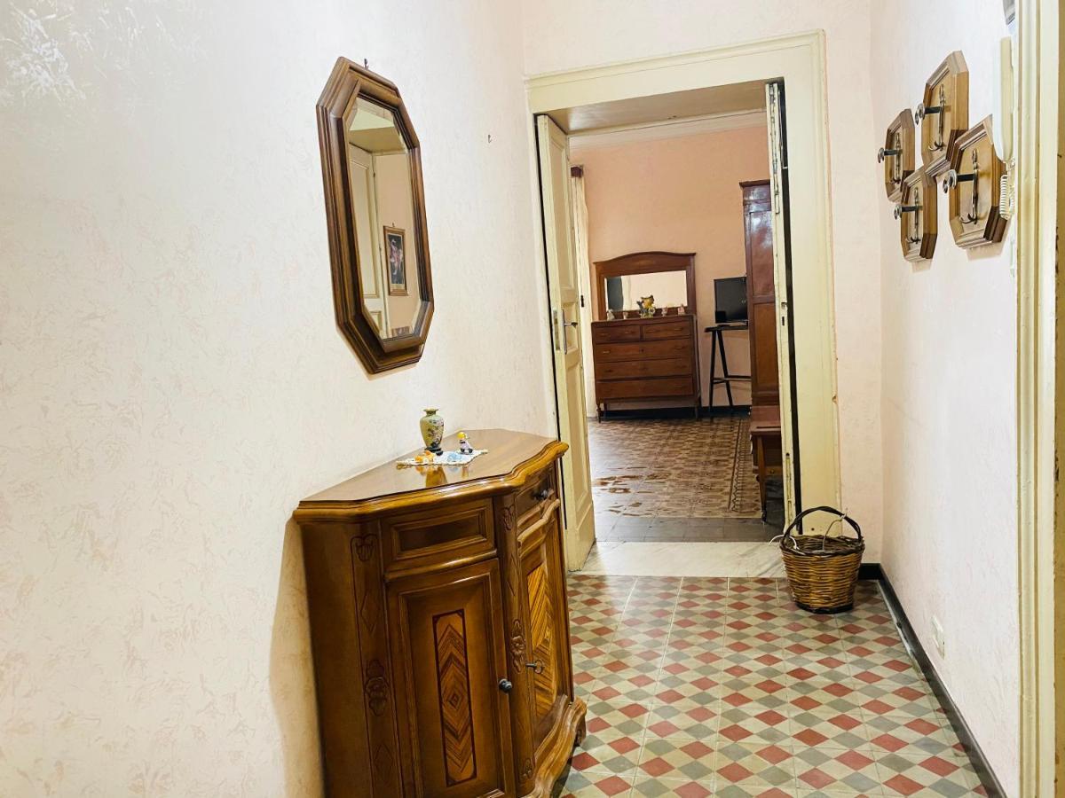 Zu Pippo'S House Apartment Catania Bagian luar foto