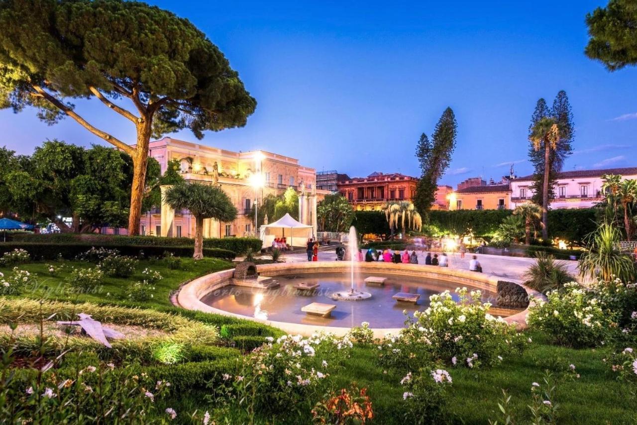 Zu Pippo'S House Apartment Catania Bagian luar foto
