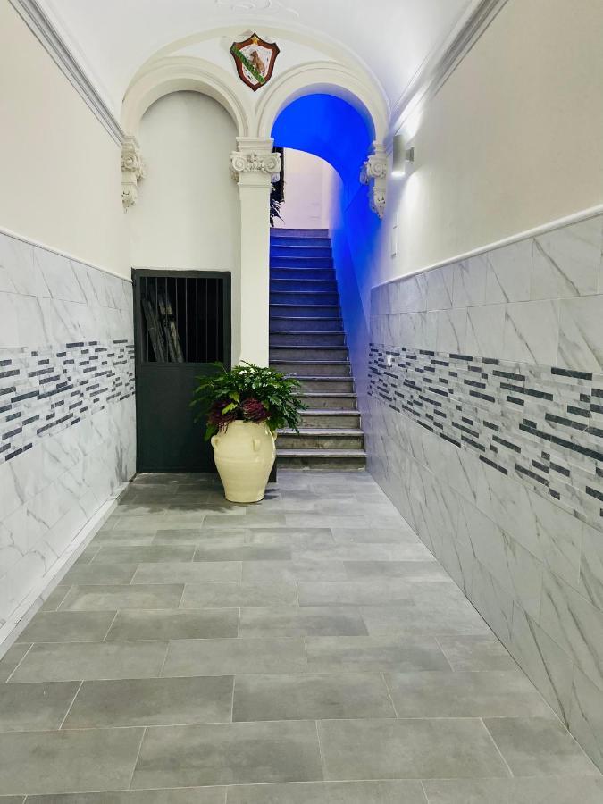 Zu Pippo'S House Apartment Catania Bagian luar foto